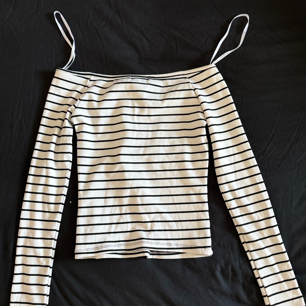 Striped Off-Shoulder Top - Picture 4 of 4